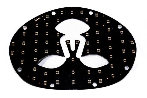 kupować Precyzyjna SMT i elastyczna produkcja płytek PCB dla zaawansowanych urządzeń oświetleniowych LED Panel maski oświetleniowej LED niezawodna maska kosmetyczna LED tablica obwodowa drukowana zapewniająca stabilną wydajność Certyfikacja medyczna IATF16949 GB/T SMT online manufacture