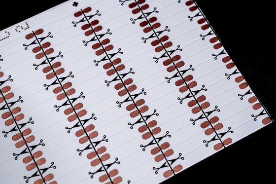 kupować Wysokiej jakości płytki PCB wielowarstwowe z białą folia i antyoksydantem OSP do oświetlenia LED online manufacture