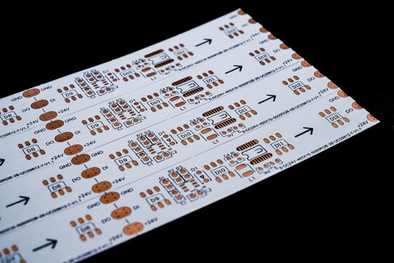 Produkcja FPC i taśm LED pod klucz | Projektowanie, produkcja i montaż w jednym miejscu Elastyczna płytka PCB do taśm LED Kolorowa dwuwarstwowa płytka Dwustronna powłoka filmowa