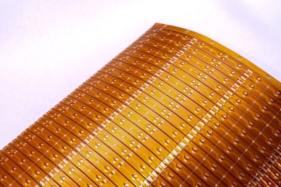 Zgromadzenie płyt PCB Dwuwarstwowy pas LED z poziomem ochrony przeciwpożarowej V0 i 0,25 mm grubość Elastyczny PCB do oświetlenia LED
